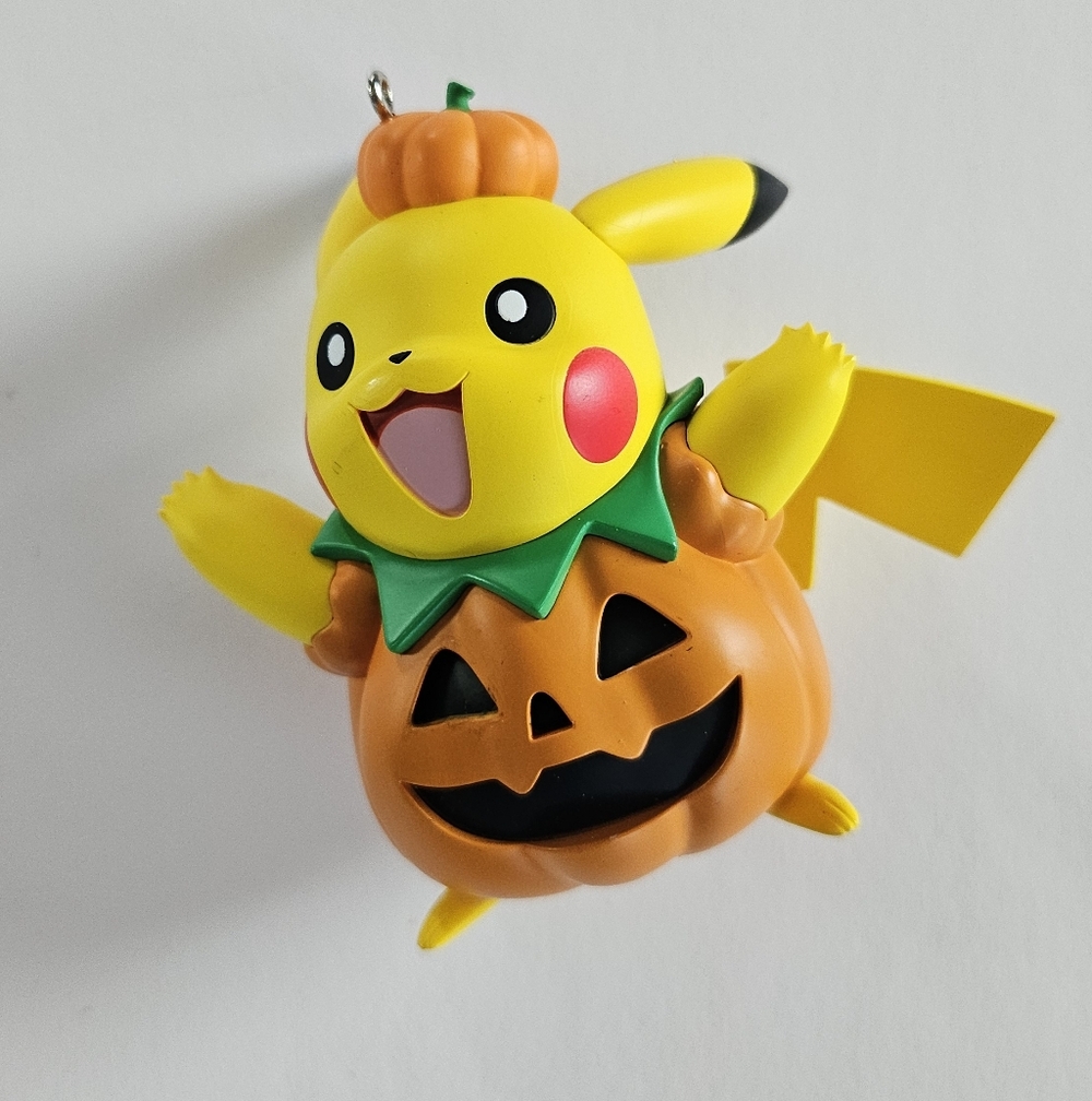 Pikachu collectable ornament Pokémon, Hallmark